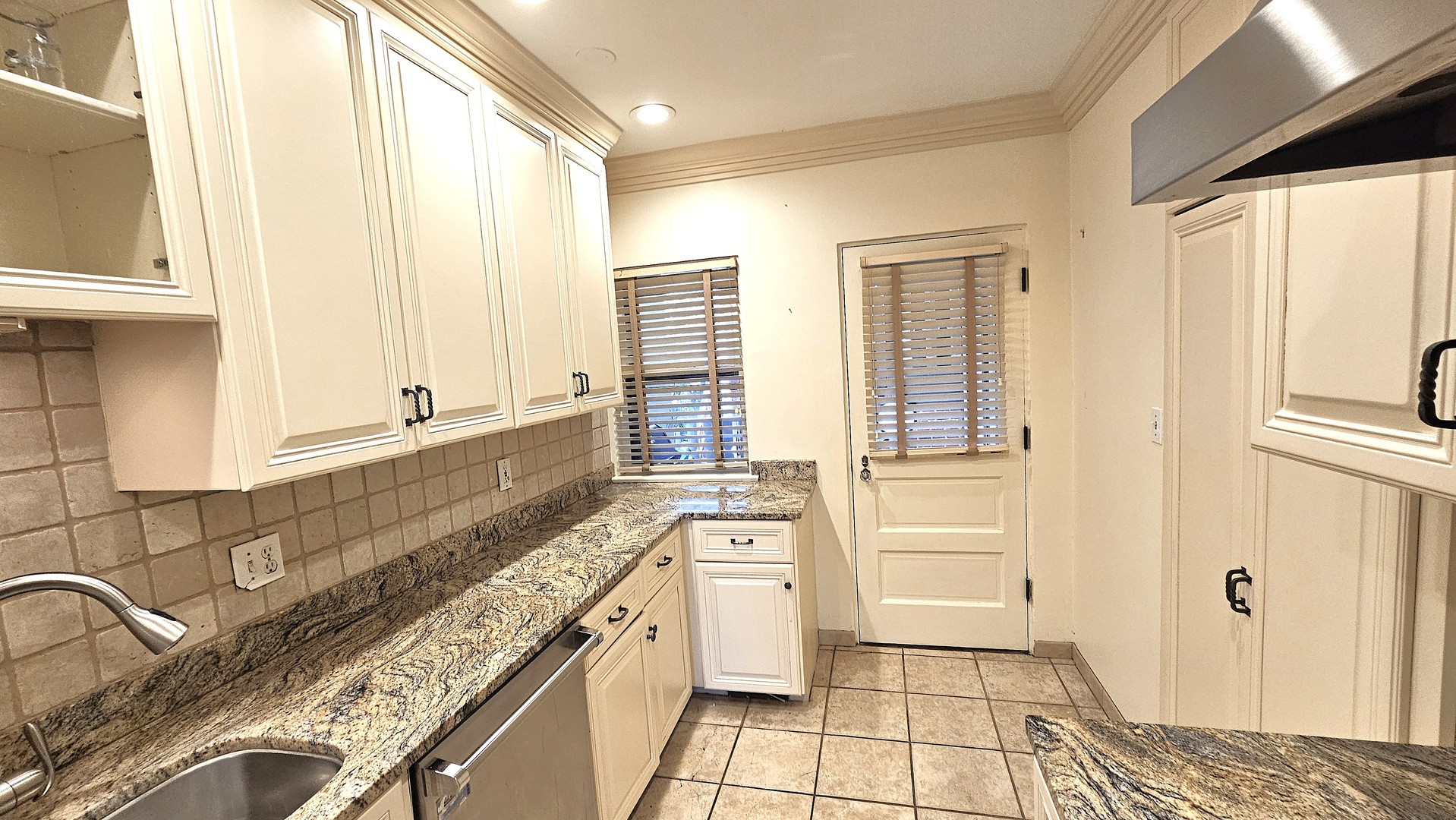 410 N Raynor Avenue #1W, Joliet, IL 60435