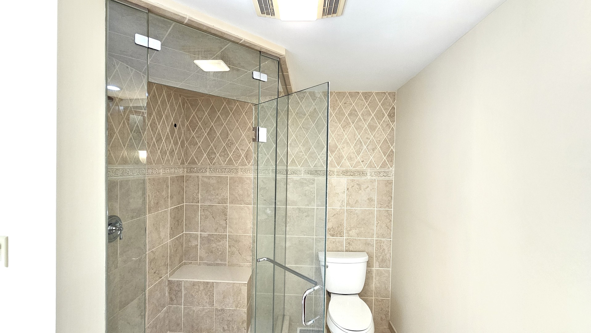 410 N Raynor Avenue #1W, Joliet, IL 60435