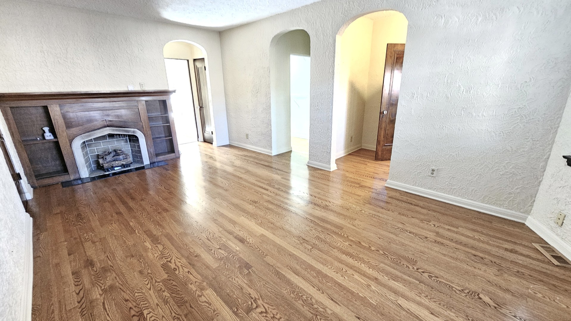 410 N Raynor Avenue #1W, Joliet, IL 60435