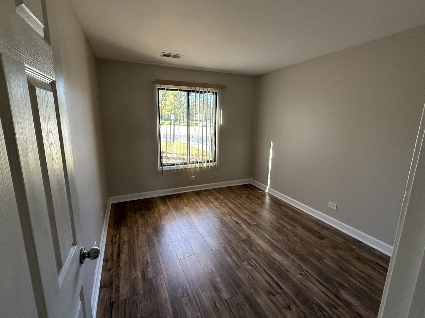 924 Surrey Drive #1A, Schaumburg, IL 60193