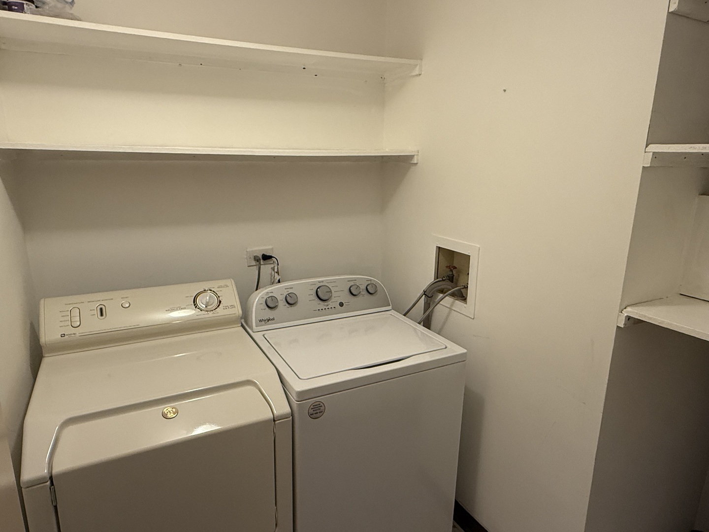 924 Surrey Drive #1A, Schaumburg, IL 60193