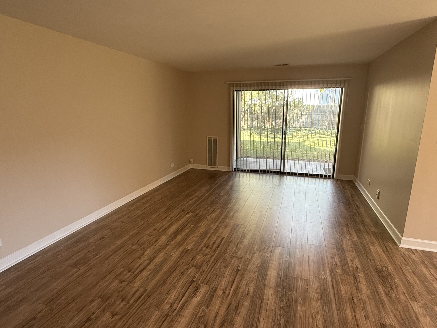 924 Surrey Drive #1A, Schaumburg, IL 60193