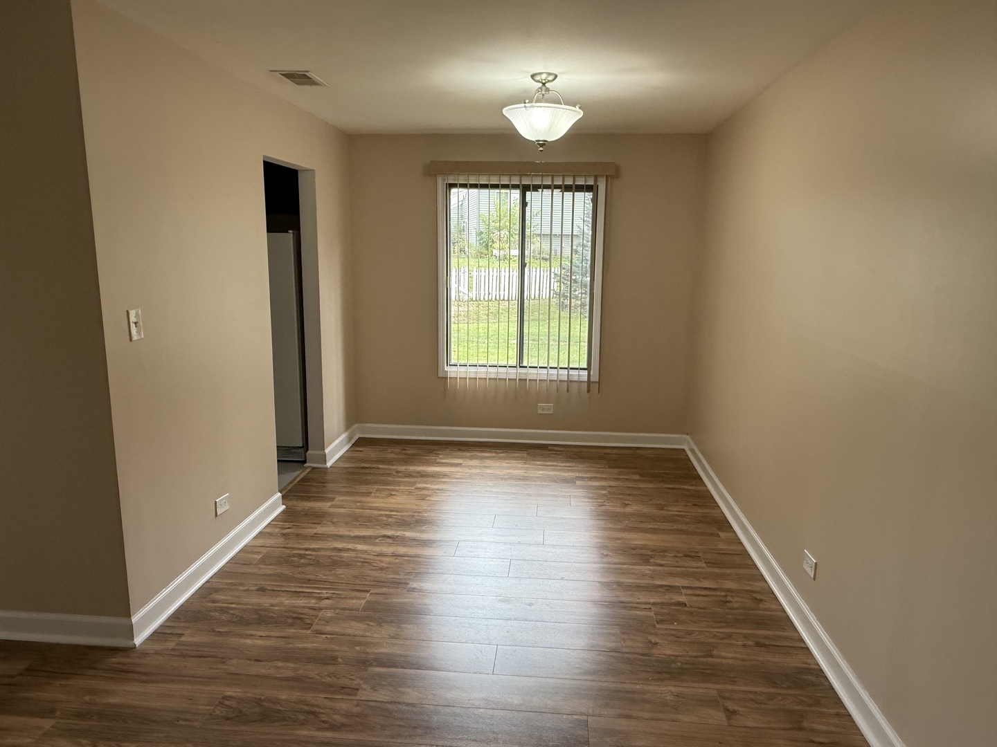 924 Surrey Drive #1A, Schaumburg, IL 60193