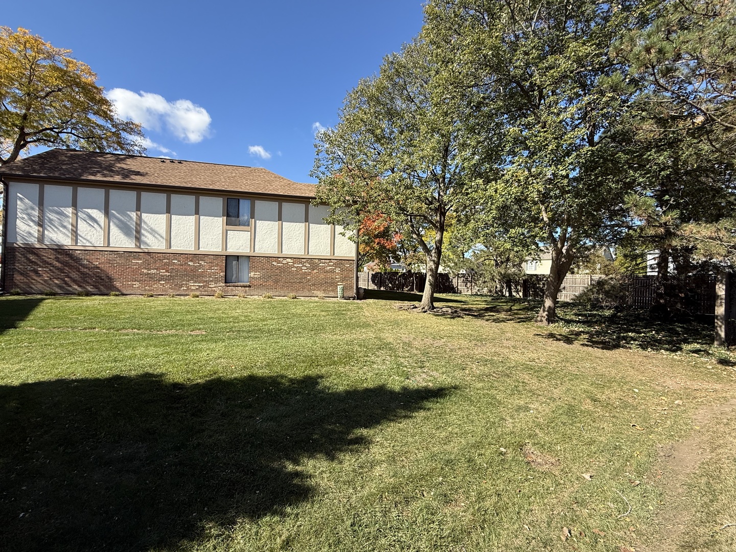 924 Surrey Drive #1A, Schaumburg, IL 60193