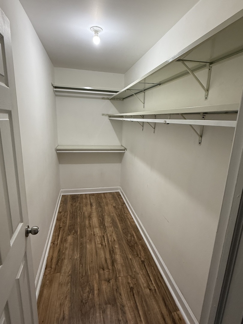 924 Surrey Drive #1A, Schaumburg, IL 60193