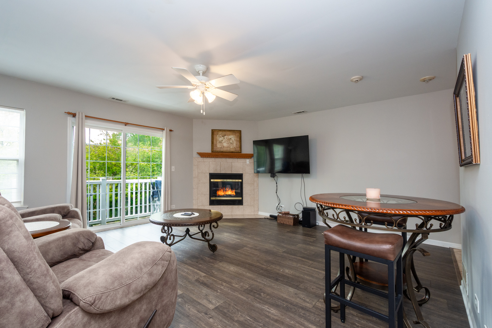 532 Lake Street #C, Antioch, IL 60002