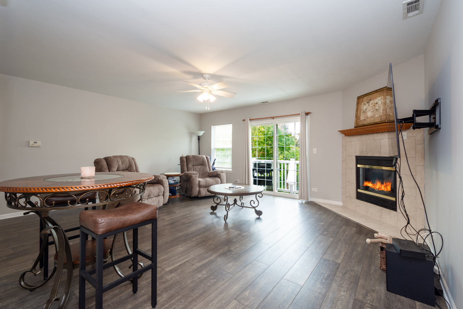 532 Lake Street #C, Antioch, IL 60002