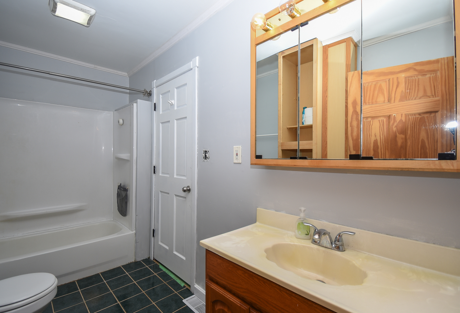 1107 Hilltop Boulevard, McHenry, IL 60050