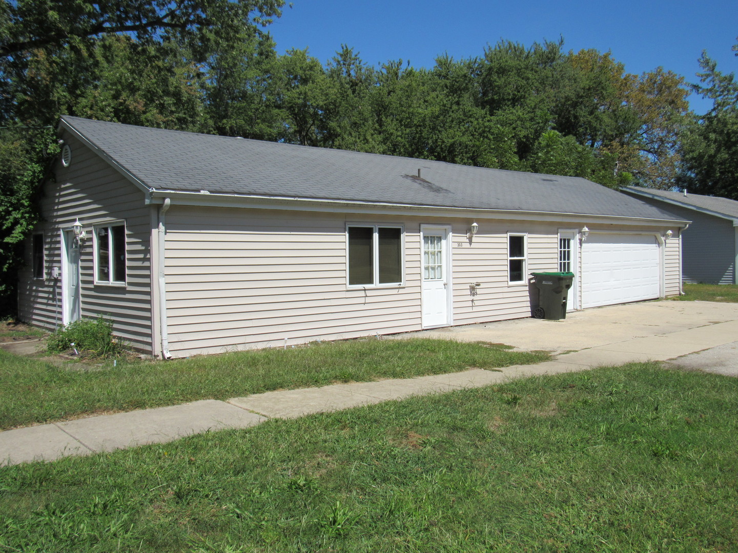 303 N Division Street, Braidwood, IL 60408