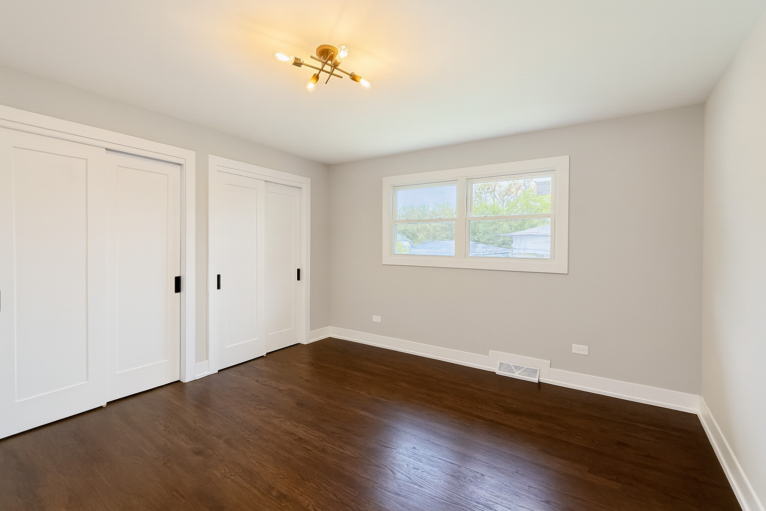 7822 W 99th Place, Palos Hills, IL 60465