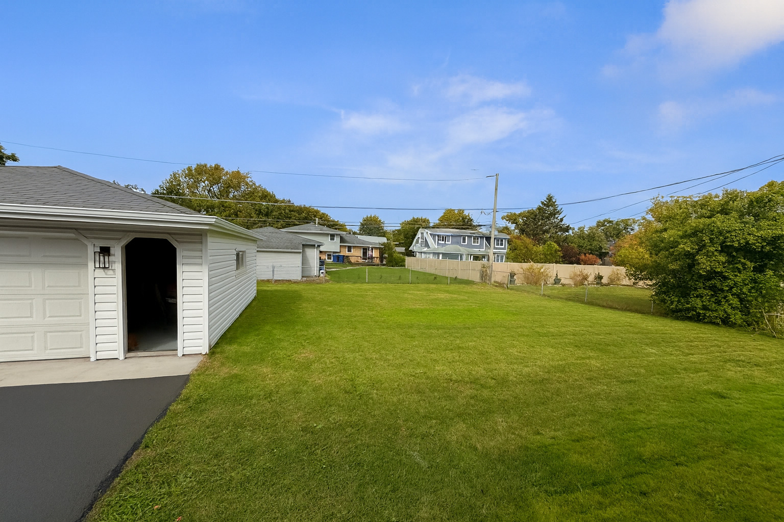 7822 W 99th Place, Palos Hills, IL 60465