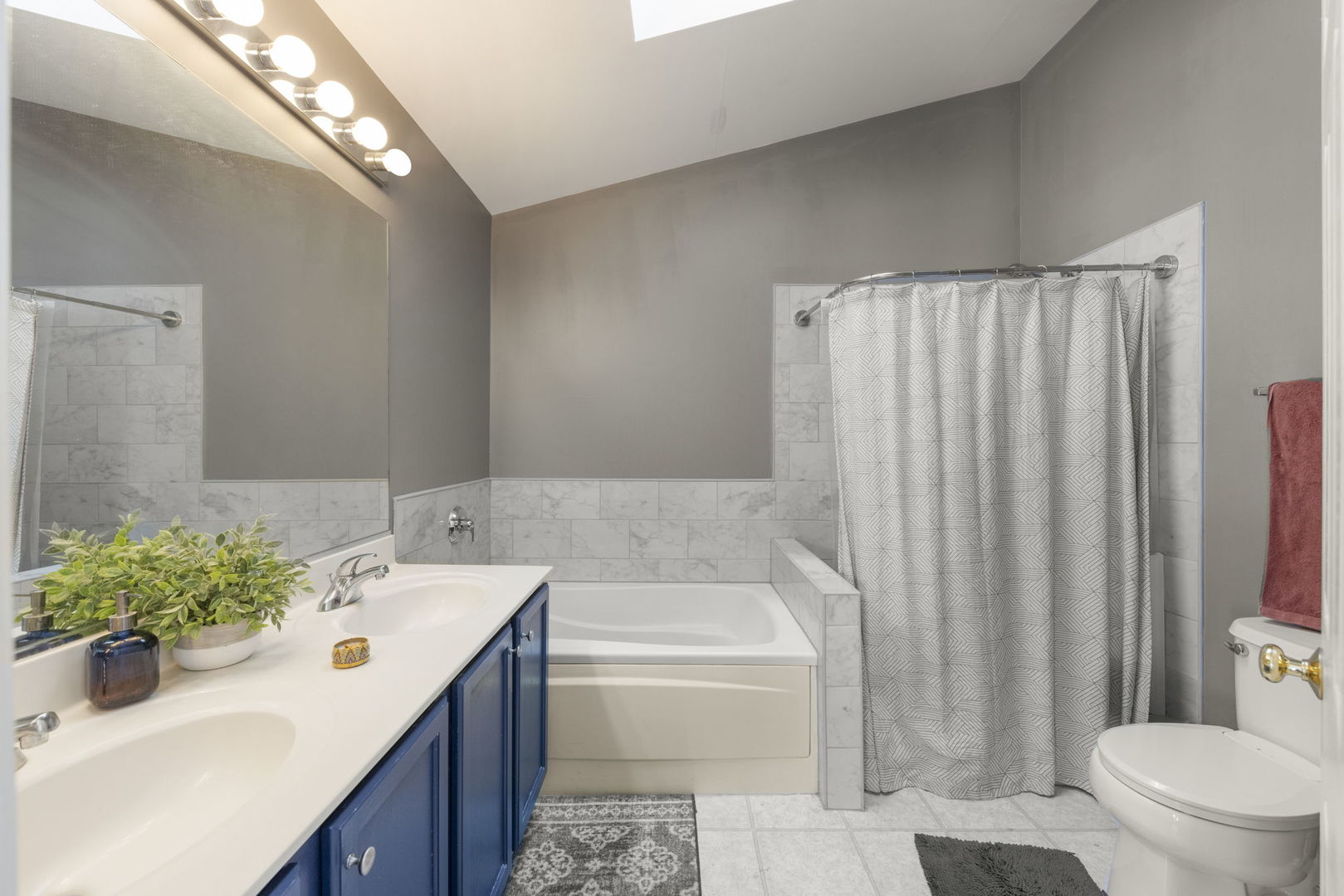 2020 Juniper Court, Glendale Heights, IL 60139