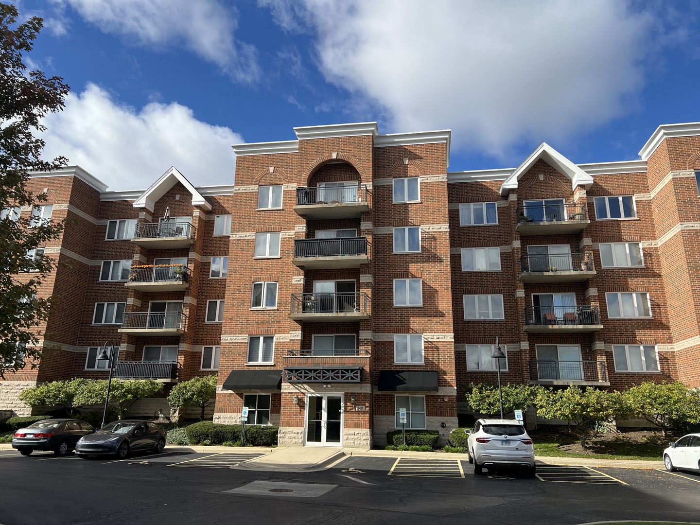 3451 N Carriageway Drive #503, Arlington Heights, IL 60004