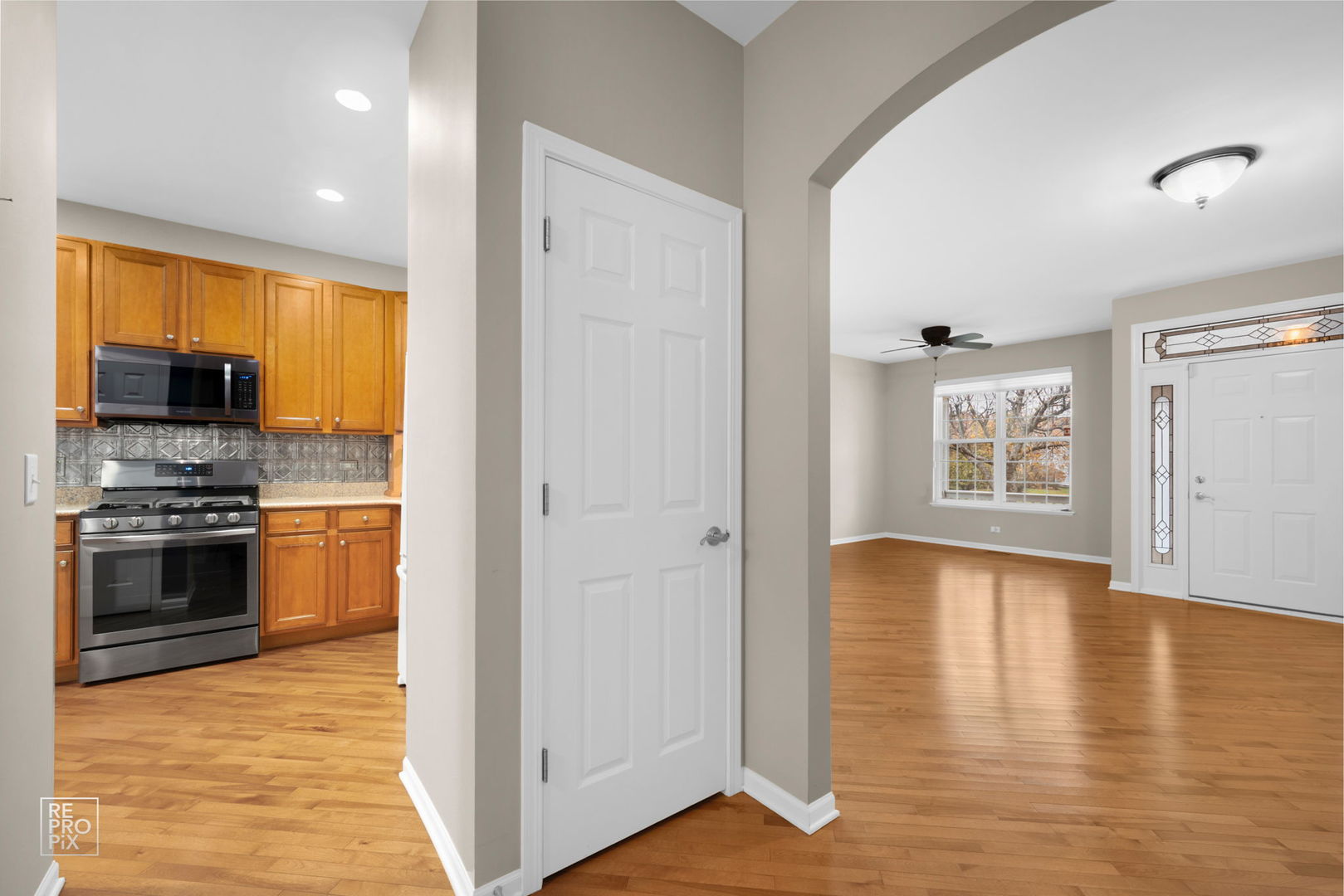 1870 Hampshire Drive, Hoffman Estates, IL 60192