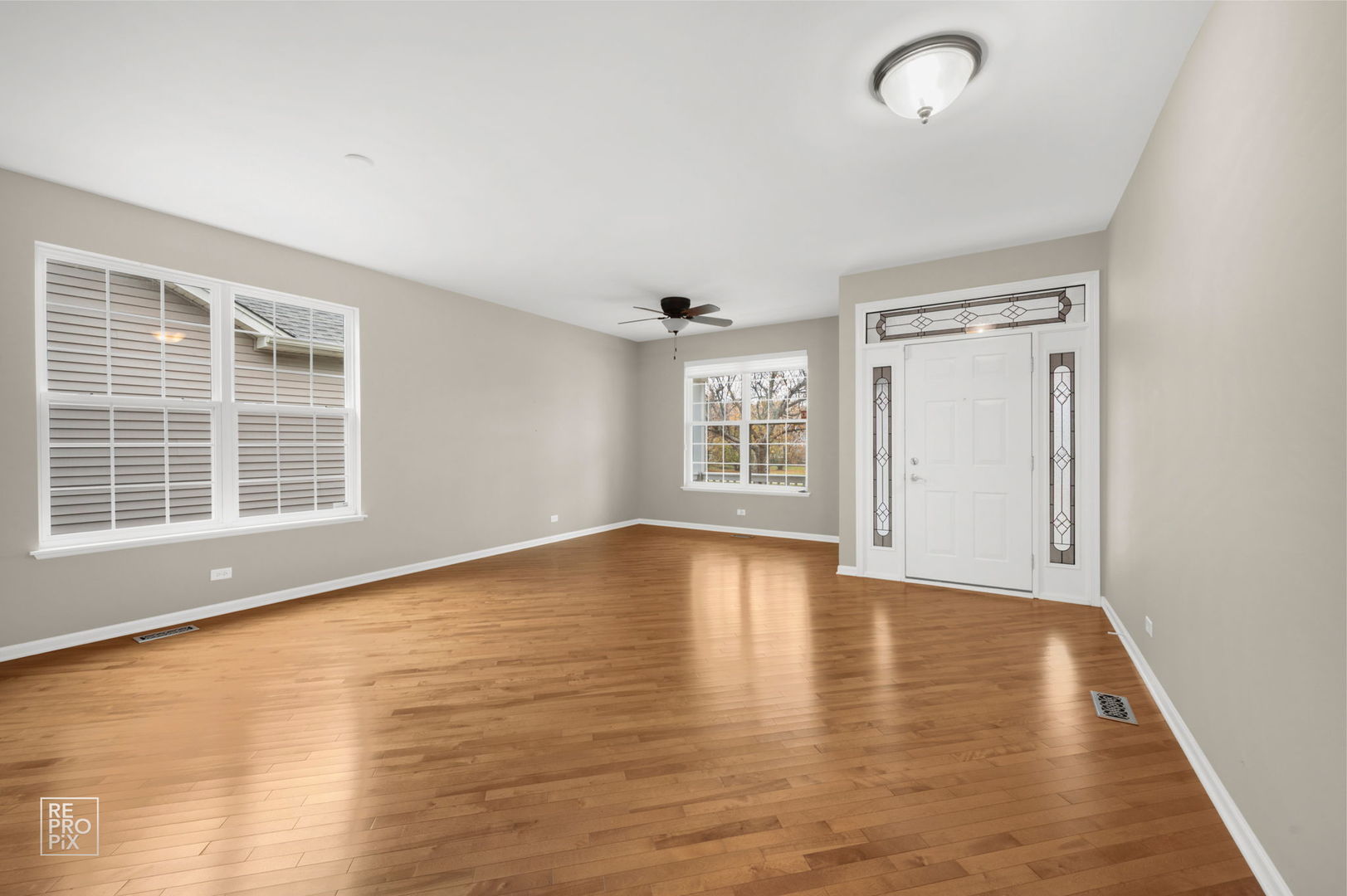 1870 Hampshire Drive, Hoffman Estates, IL 60192