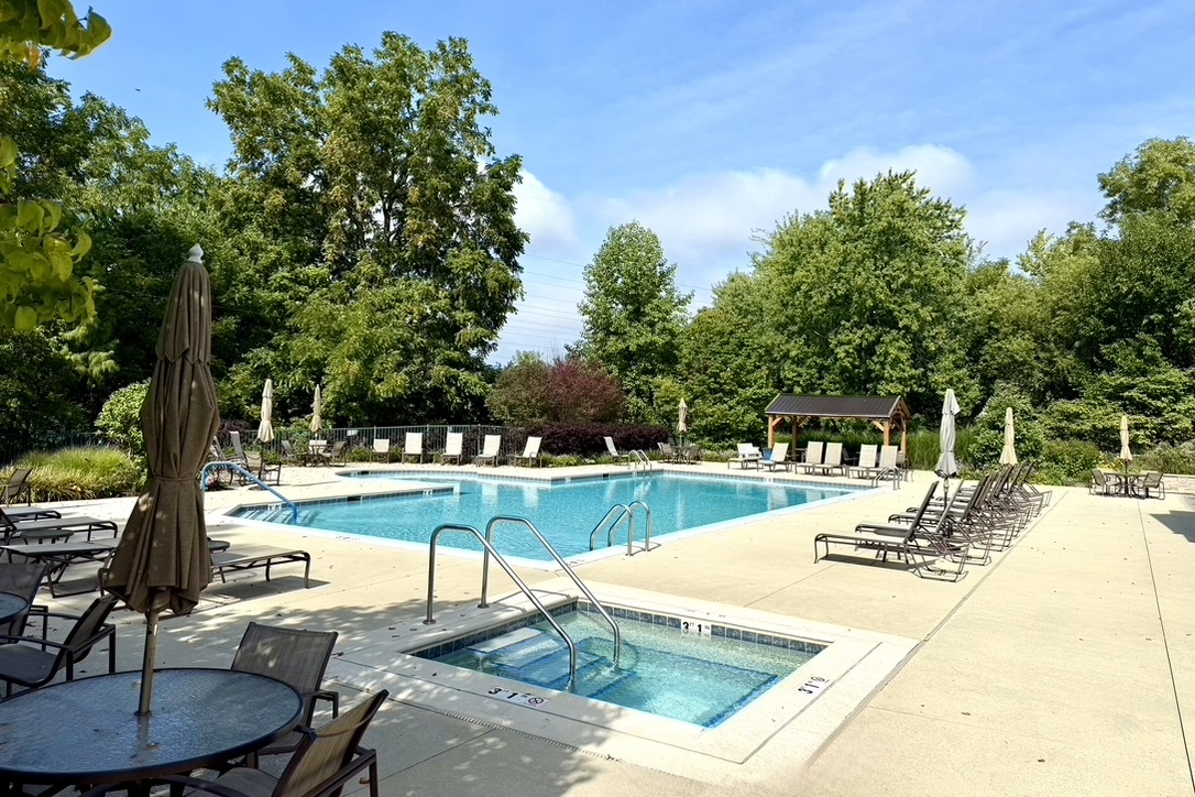 1870 Hampshire Drive, Hoffman Estates, IL 60192