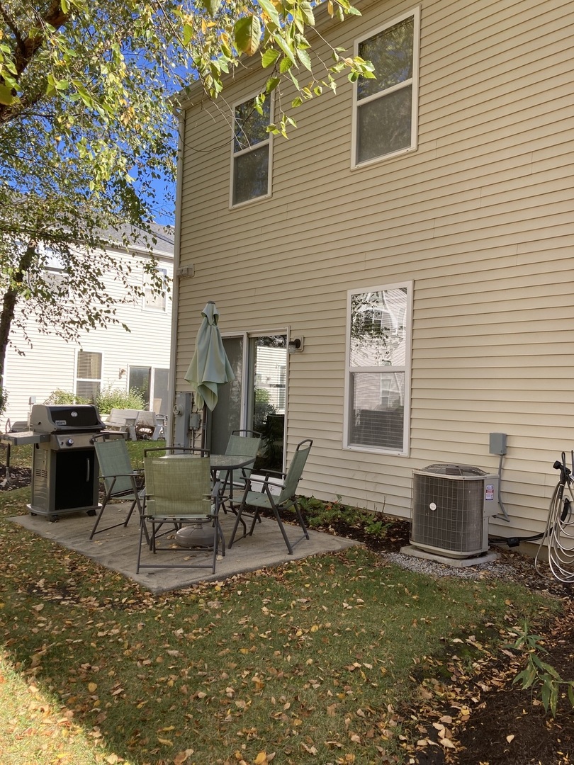 3871 Blackstone Drive, Aurora, IL 60504
