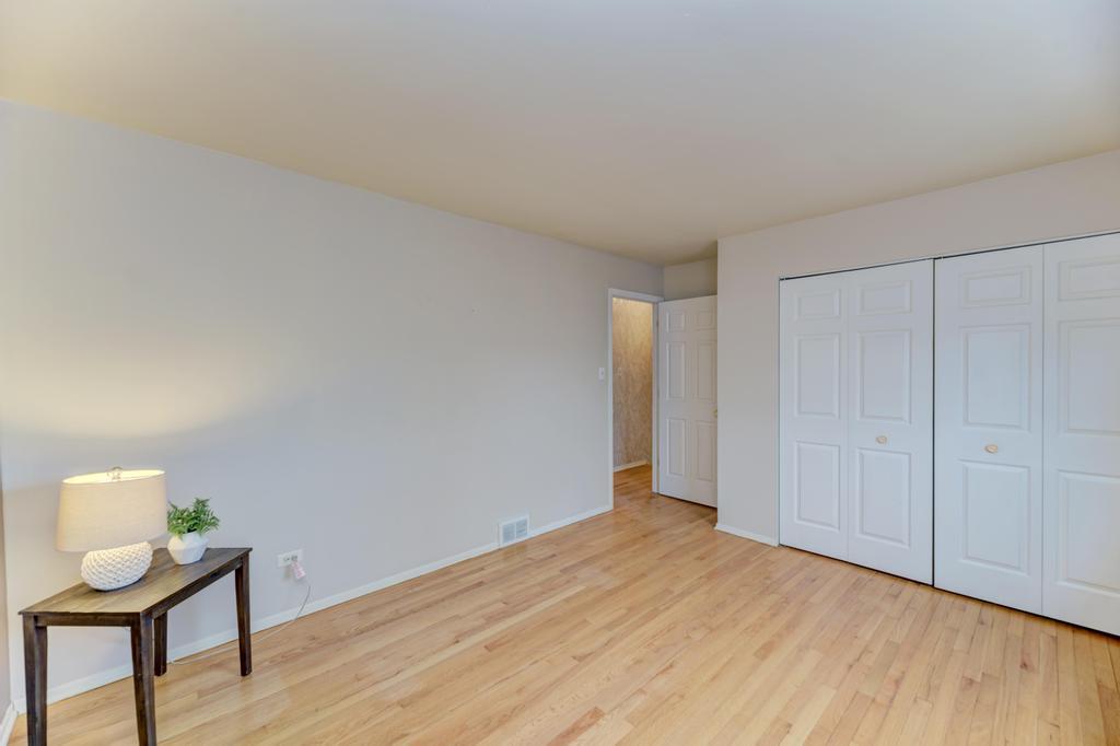 10540 S Sun Valley Court, Palos Hills, IL 60465