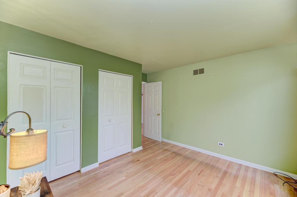 10540 S Sun Valley Court, Palos Hills, IL 60465