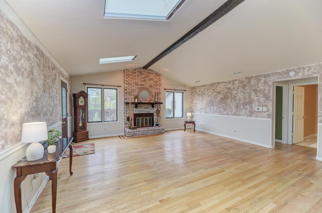 10540 S Sun Valley Court, Palos Hills, IL 60465