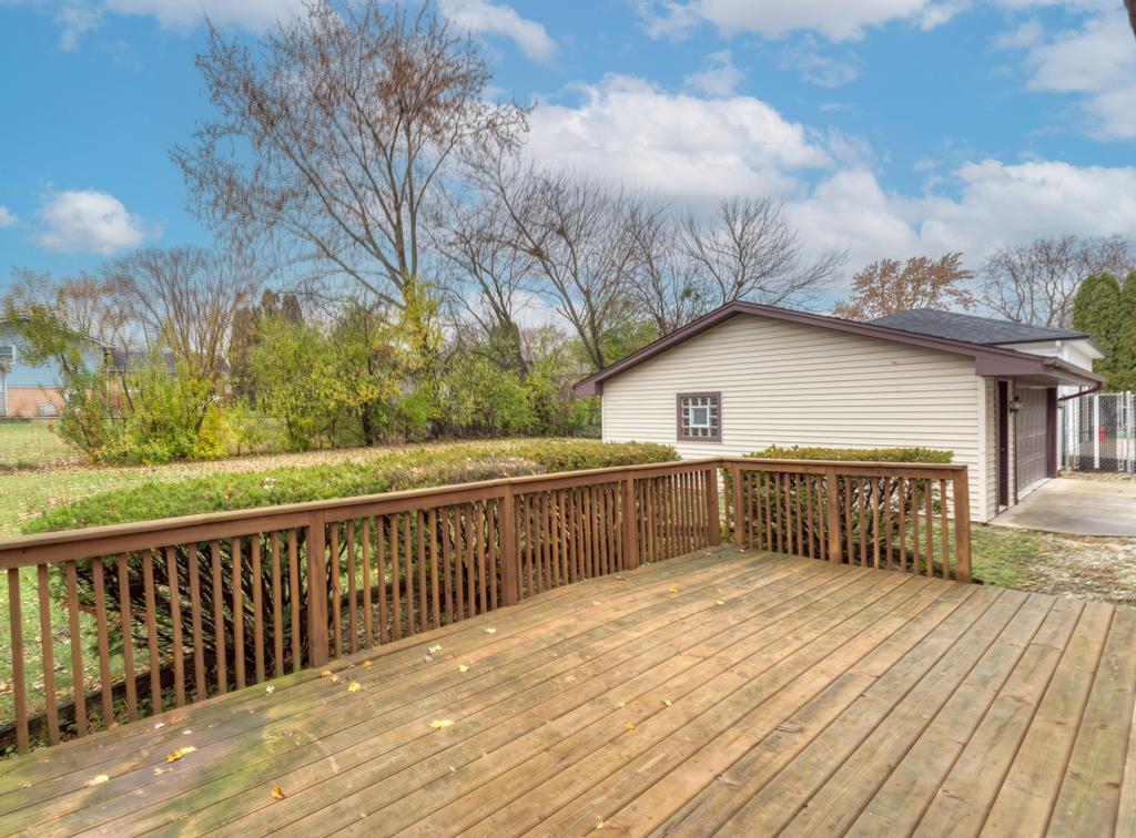 10540 S Sun Valley Court, Palos Hills, IL 60465