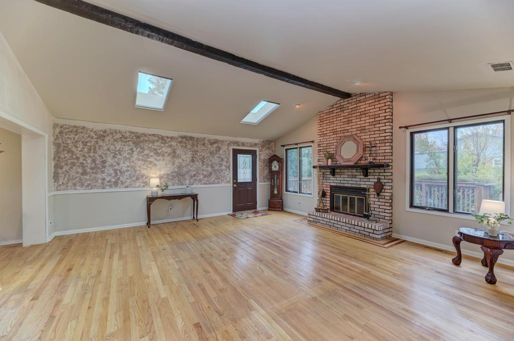 10540 S Sun Valley Court, Palos Hills, IL 60465