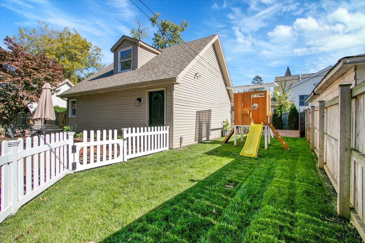 143 Walnut Street, Frankfort, IL 60423