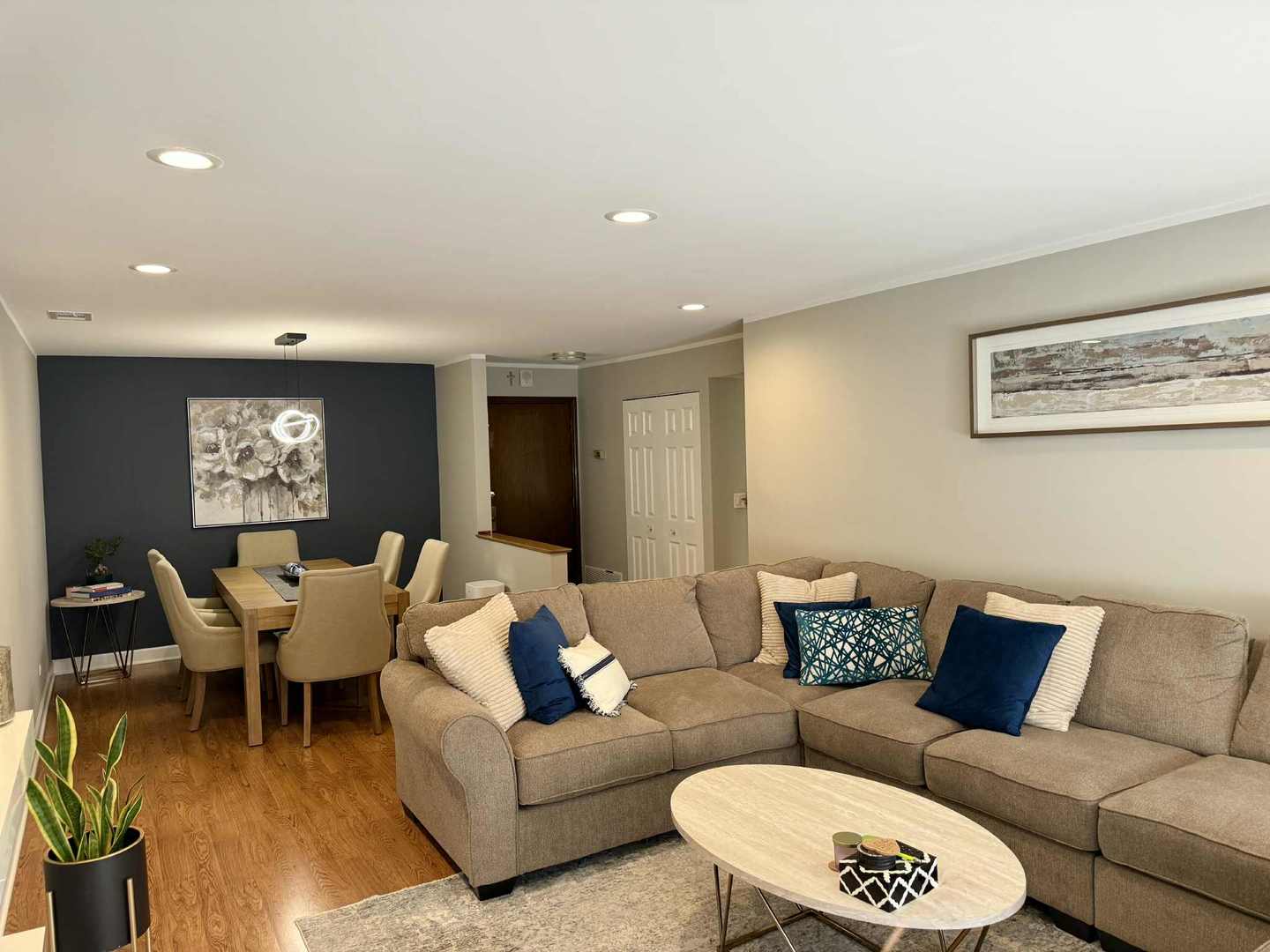 1400 N Yarmouth Place #315, Mount Prospect, IL 60056