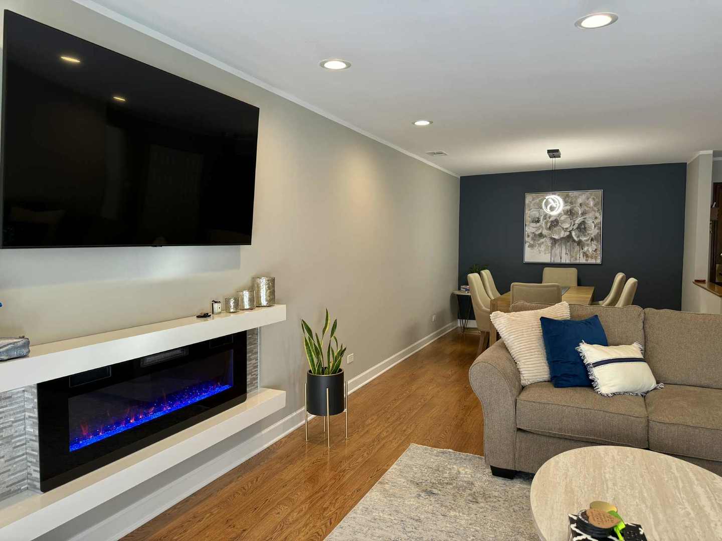 1400 N Yarmouth Place #315, Mount Prospect, IL 60056