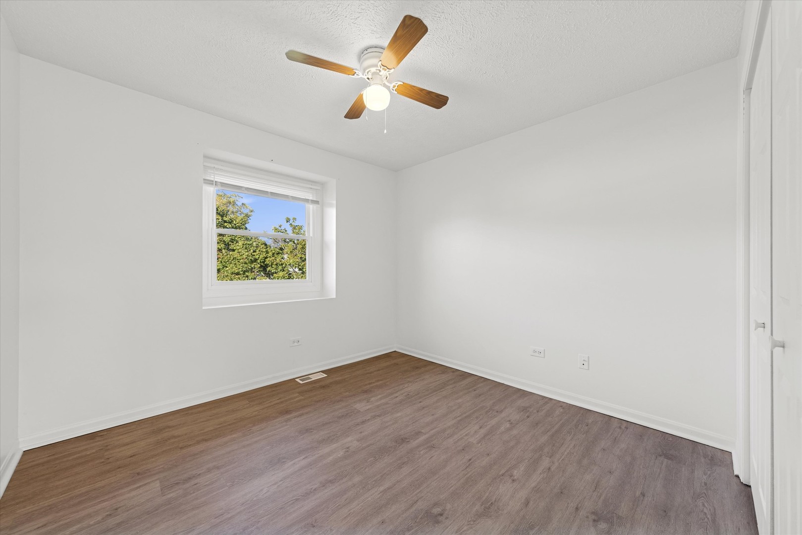 1424 Phoenix Lane, Joliet, IL 60431