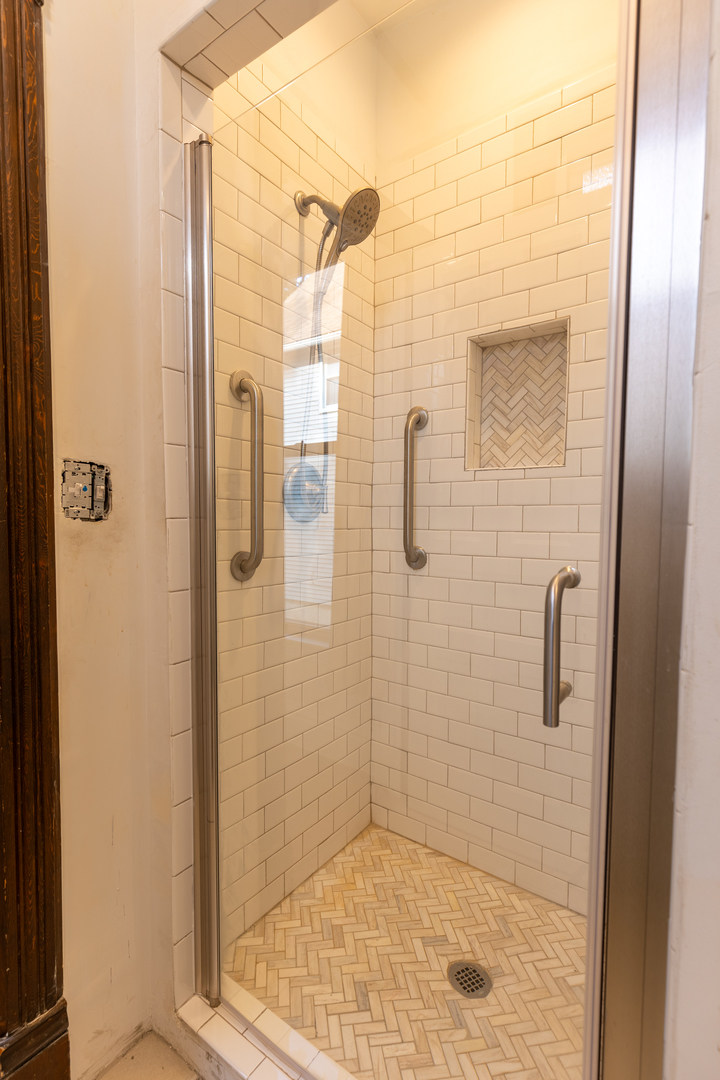 3212 Clinton Avenue, Berwyn, IL 60402