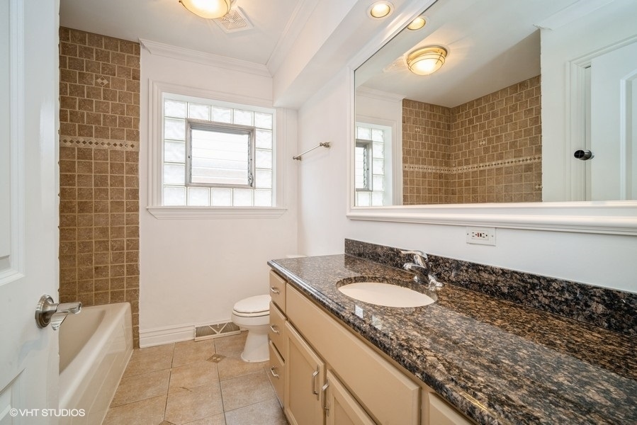 8610 W Summerdale Avenue #3N, Chicago, IL 60656