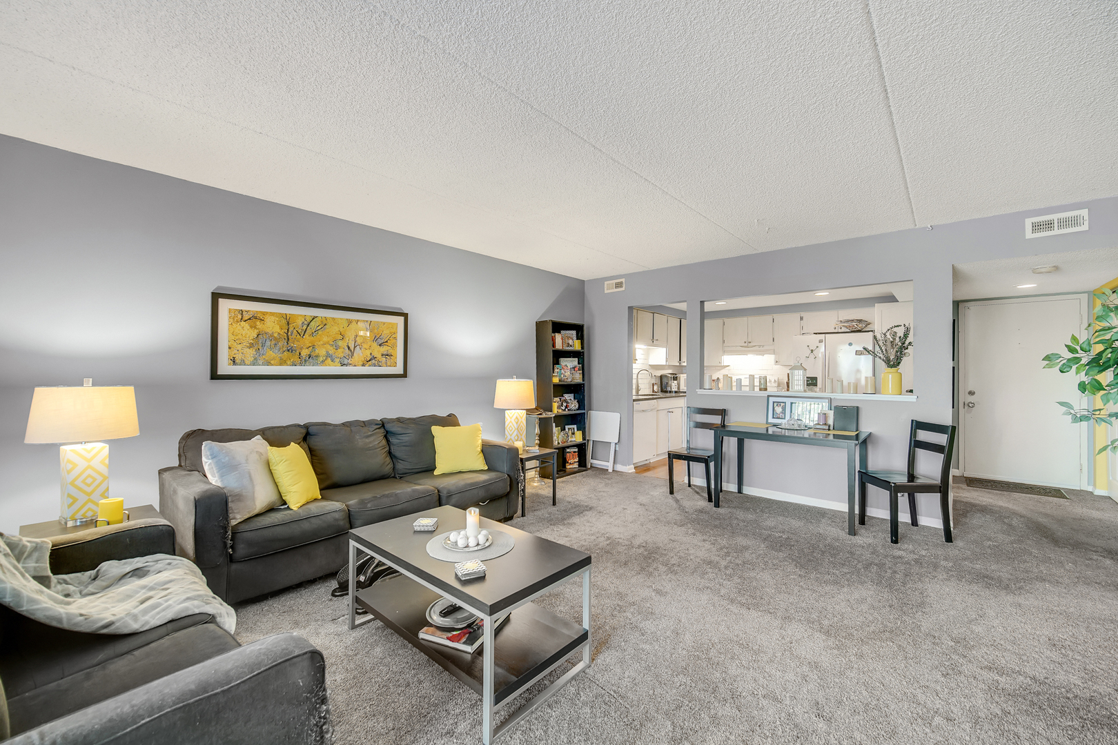 690 CHANDLER Road #302, Gurnee, IL 60031