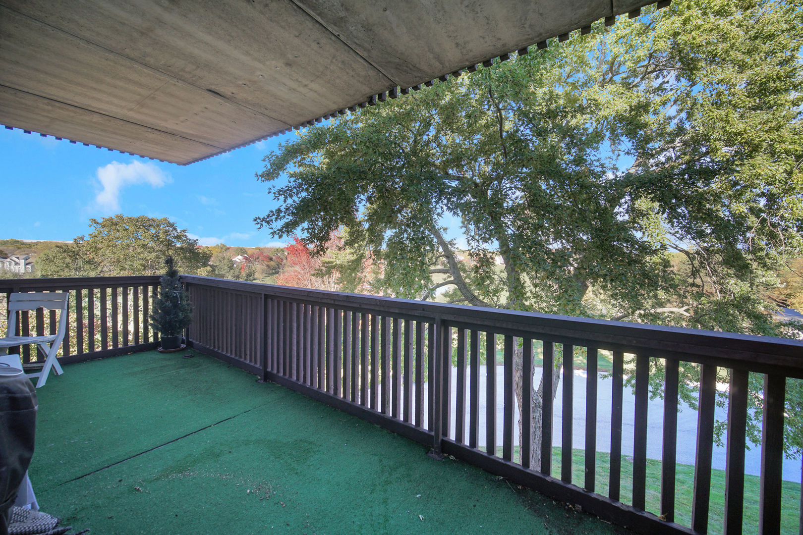 690 CHANDLER Road #302, Gurnee, IL 60031