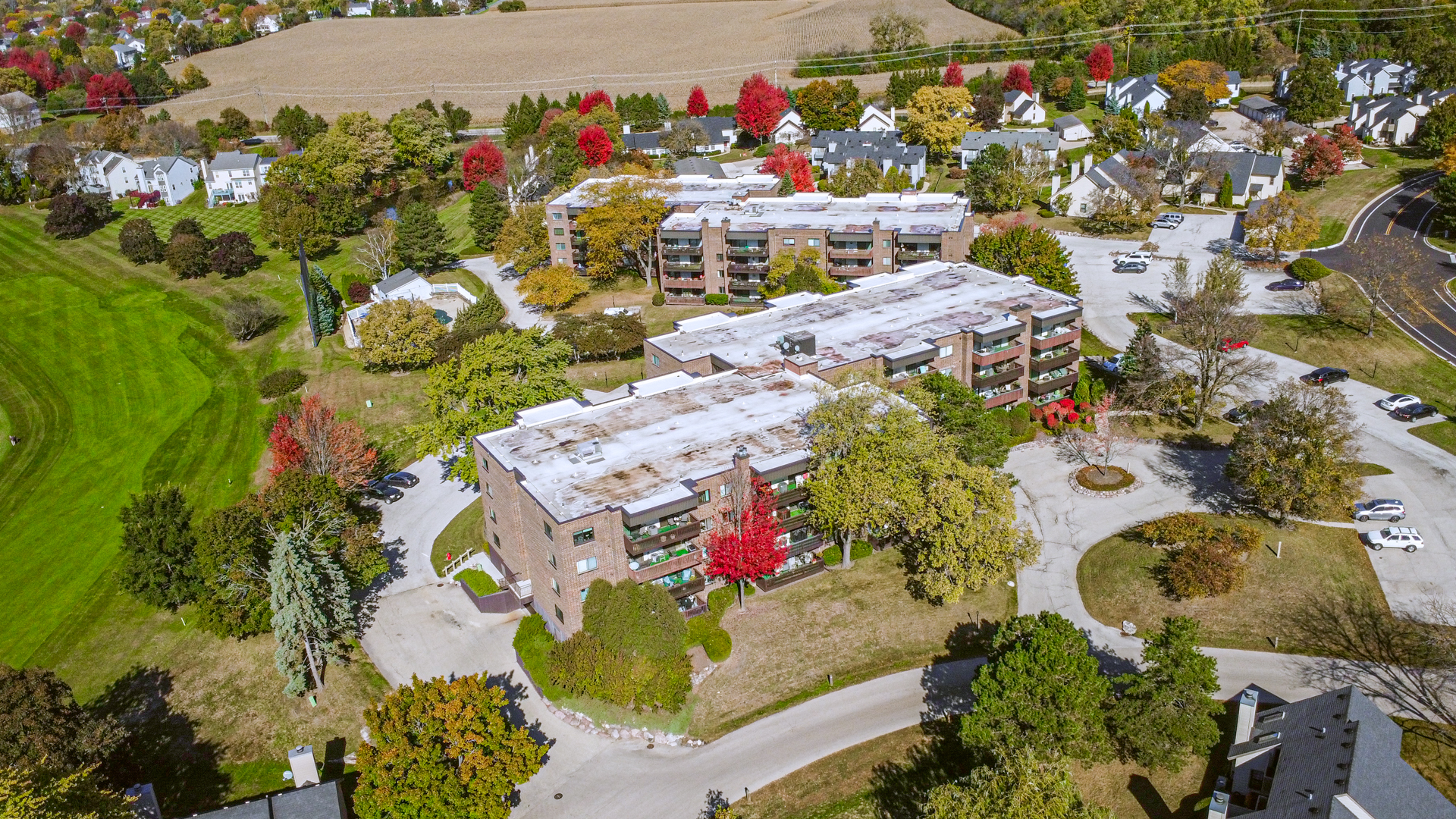 690 CHANDLER Road #302, Gurnee, IL 60031