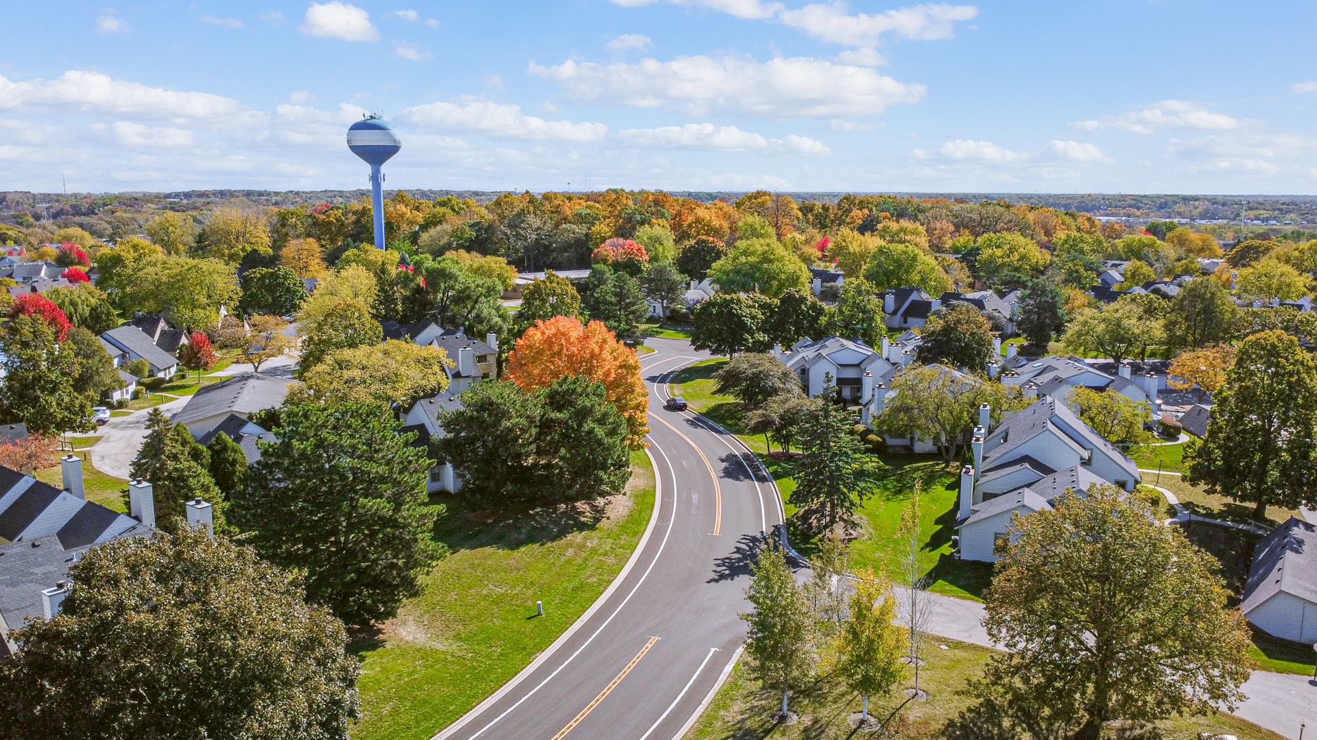 690 CHANDLER Road #302, Gurnee, IL 60031