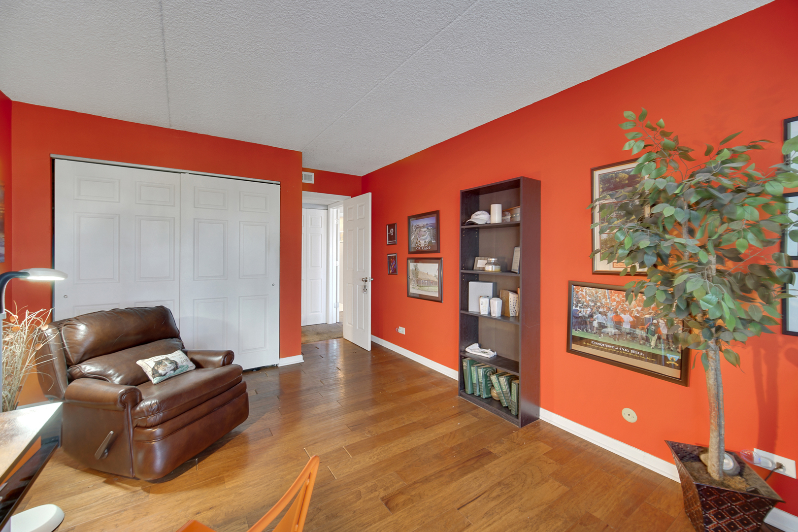 690 CHANDLER Road #302, Gurnee, IL 60031