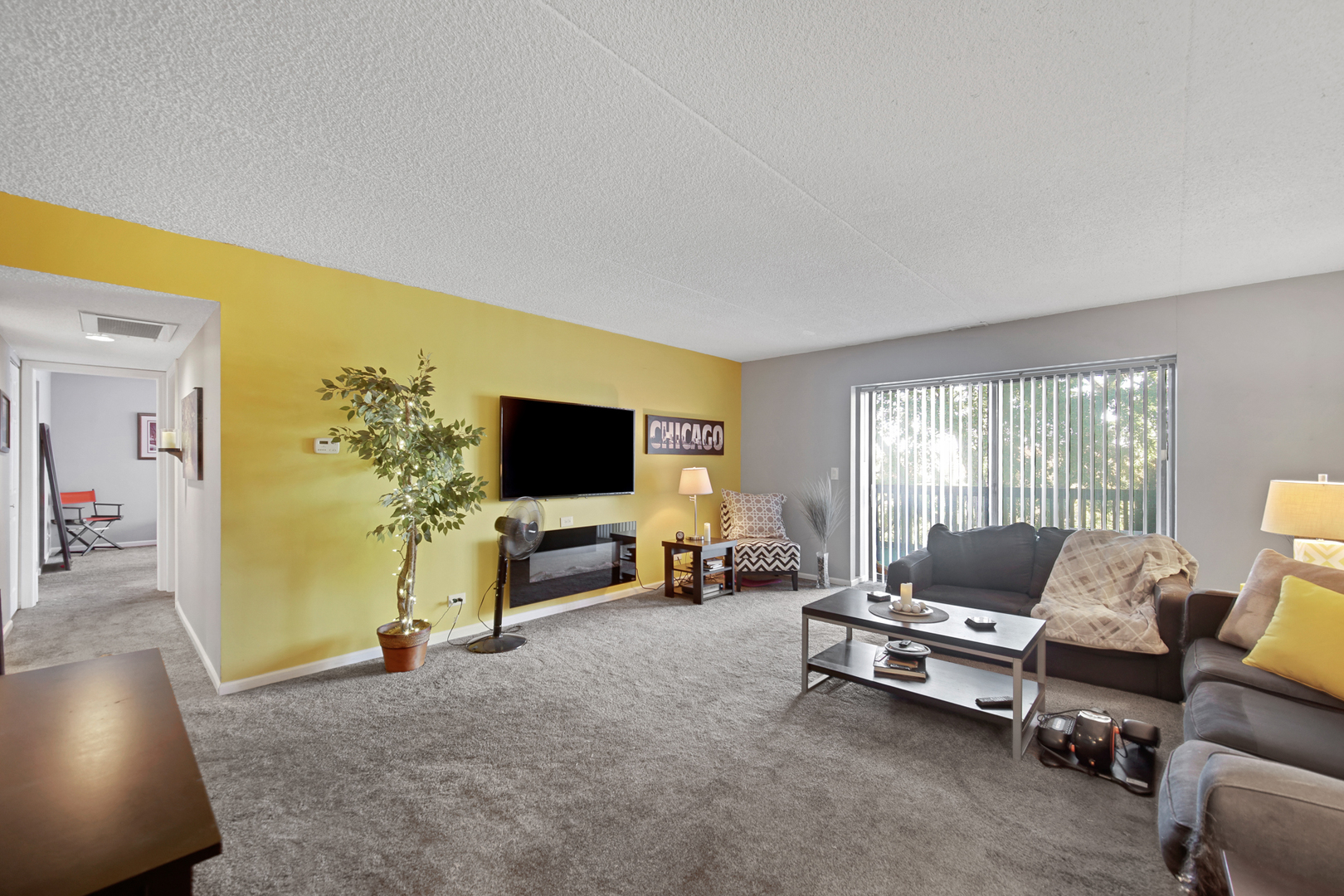 690 CHANDLER Road #302, Gurnee, IL 60031