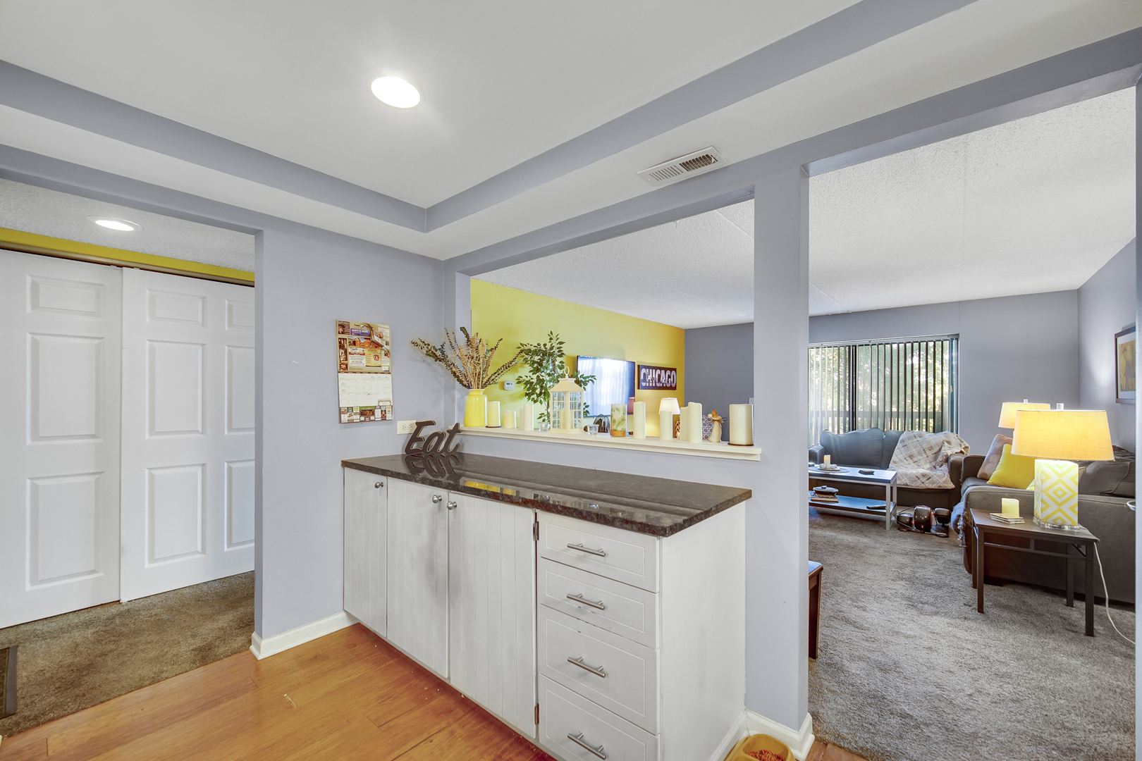 690 CHANDLER Road #302, Gurnee, IL 60031
