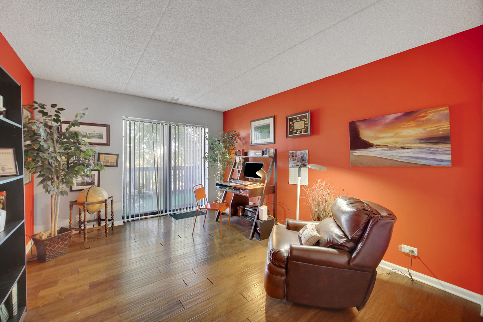 690 CHANDLER Road #302, Gurnee, IL 60031