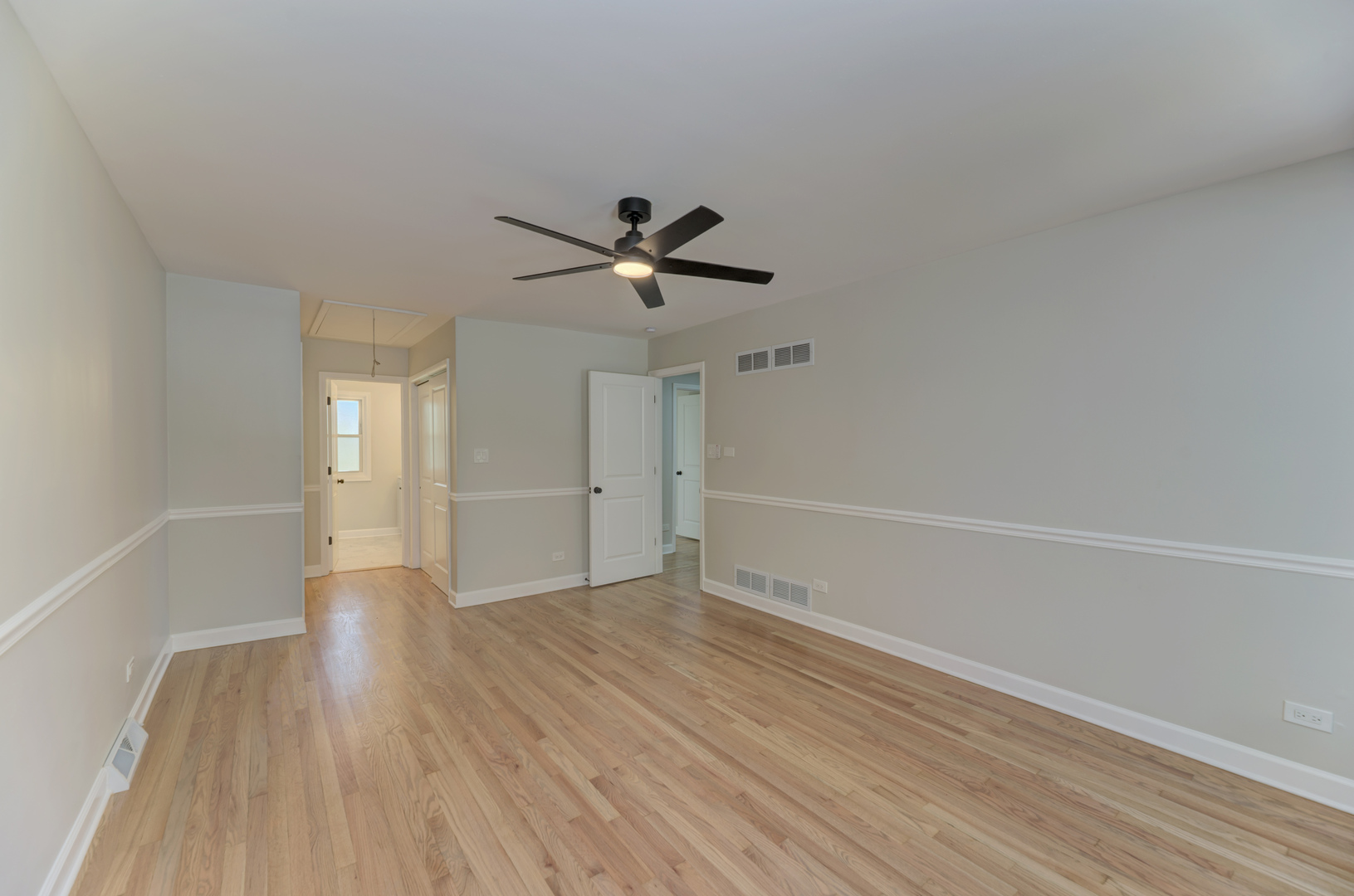 311 Montclare Lane, Wood Dale, IL 60191