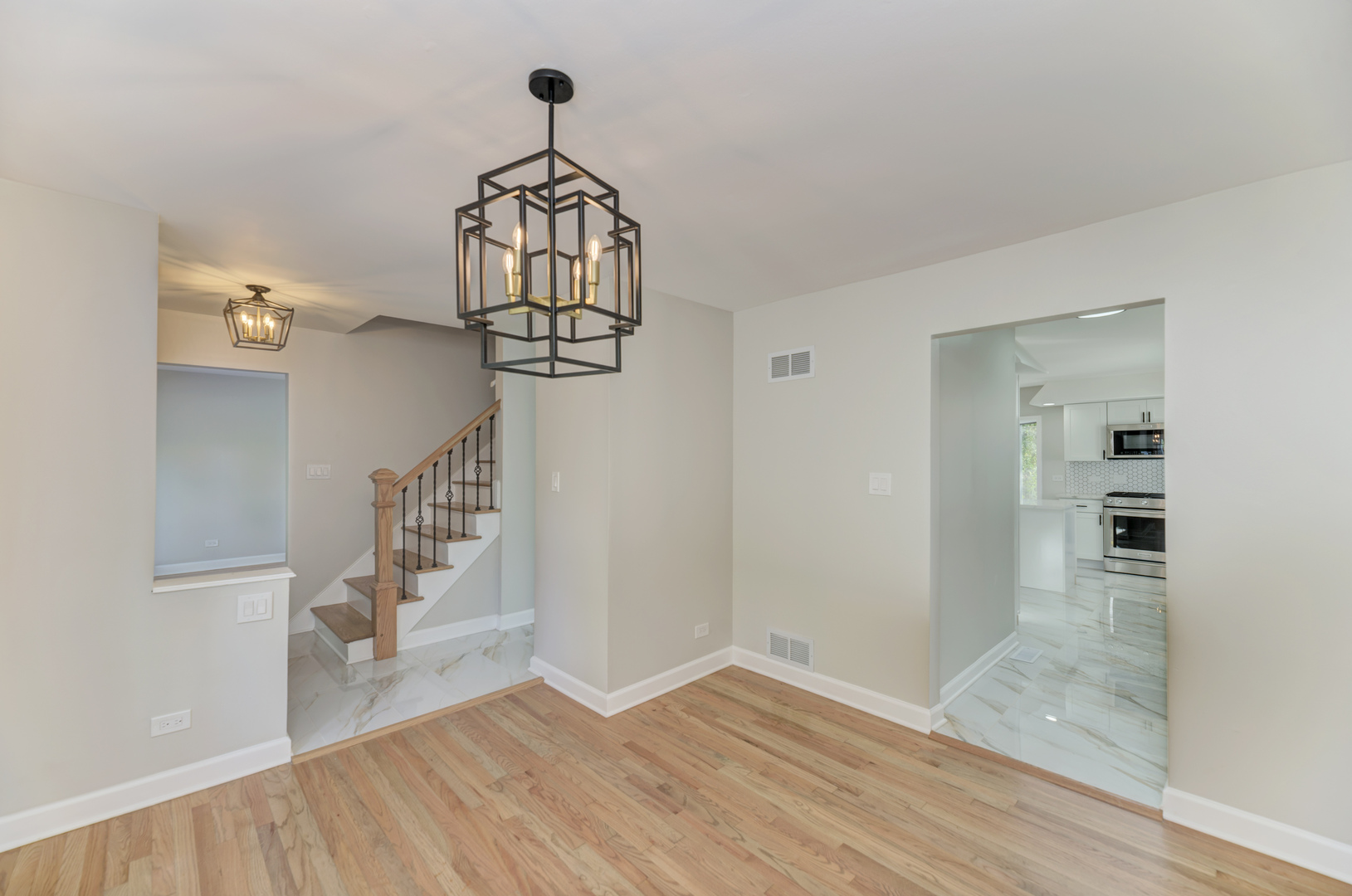 311 Montclare Lane, Wood Dale, IL 60191