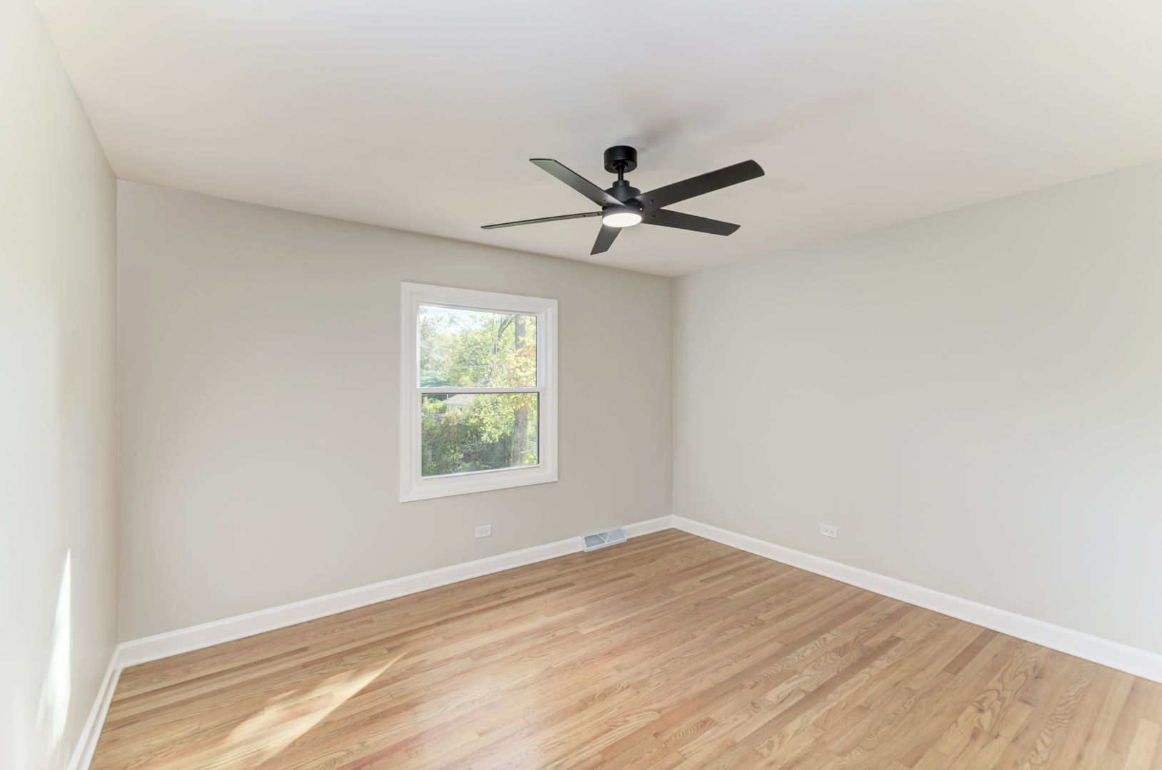 311 Montclare Lane, Wood Dale, IL 60191