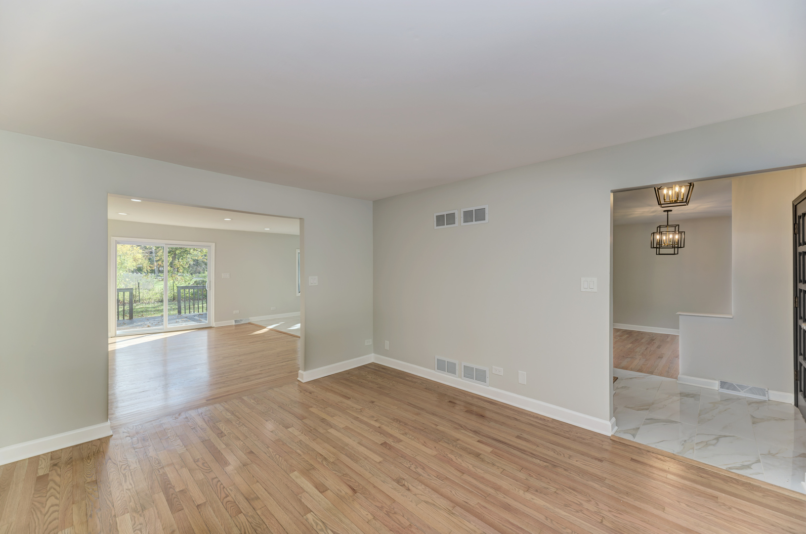 311 Montclare Lane, Wood Dale, IL 60191