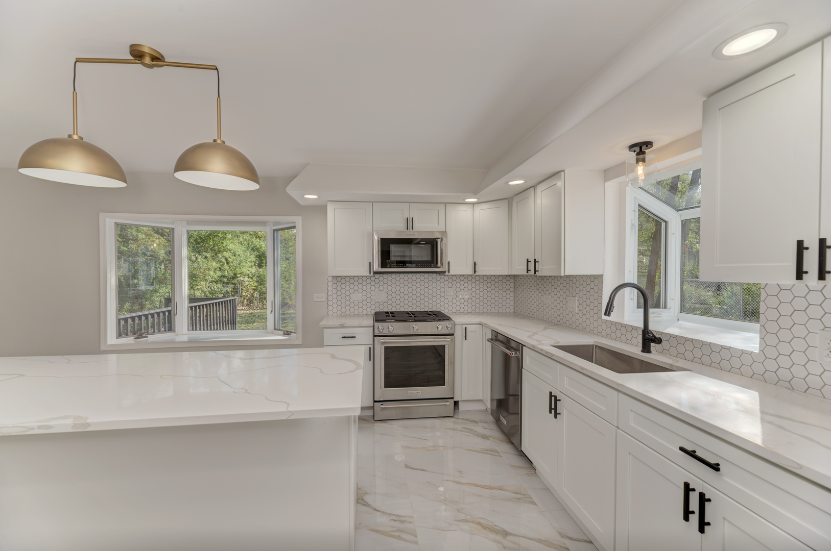 311 Montclare Lane, Wood Dale, IL 60191