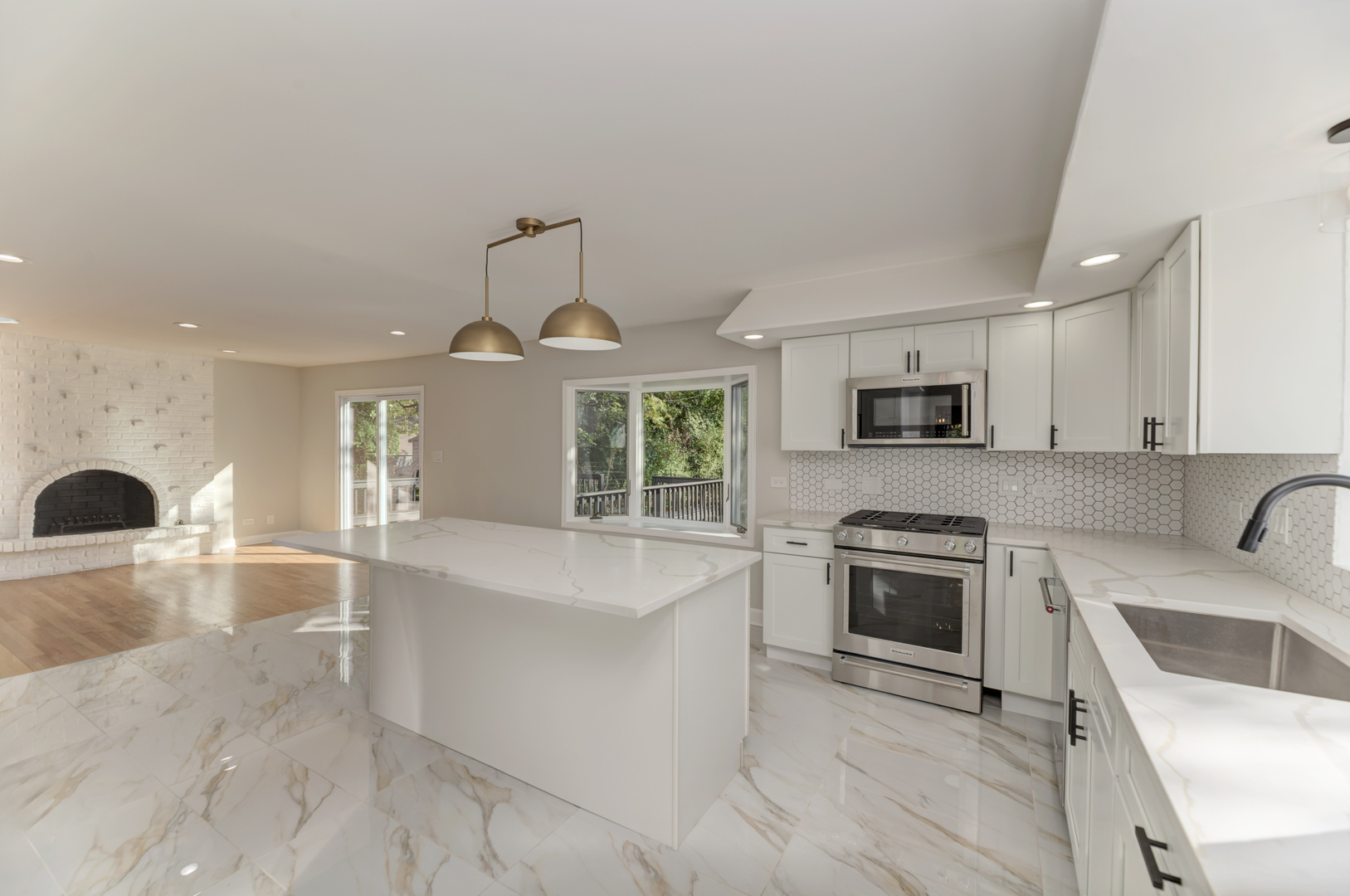 311 Montclare Lane, Wood Dale, IL 60191