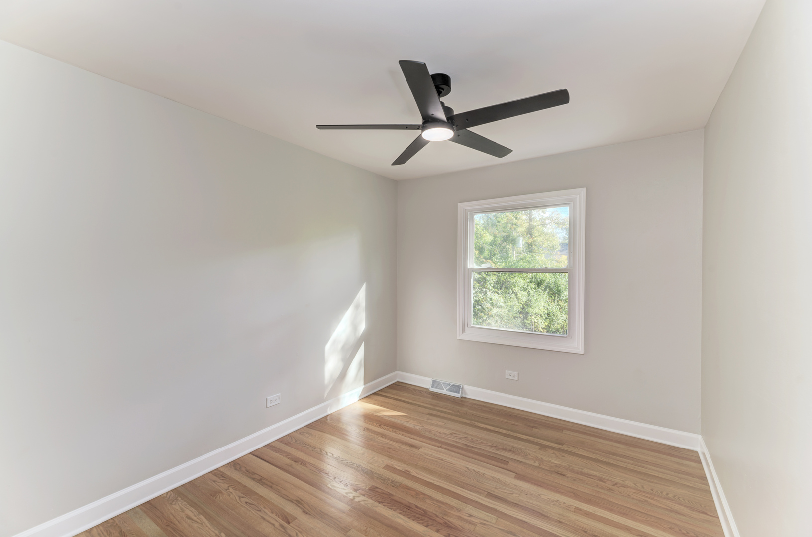 311 Montclare Lane, Wood Dale, IL 60191