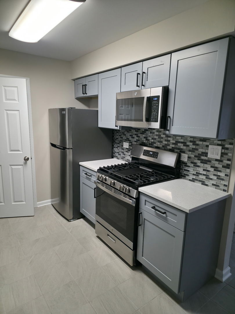 412 E Bailey Road #104, Naperville, IL 60565