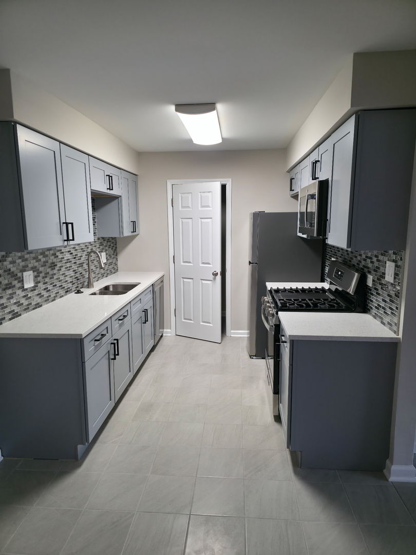 412 E Bailey Road #104, Naperville, IL 60565