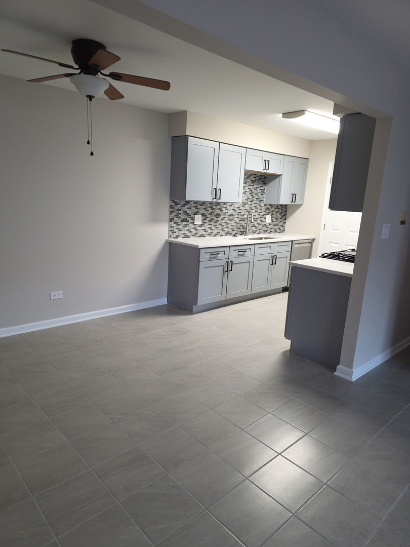 412 E Bailey Road #104, Naperville, IL 60565